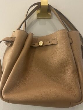 Tory Burch Romy Bucket Bag Tan Pebbled Leather Crossbody Shoulder Bag